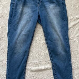 Wallflower Women's Straight Leg Denim Jeans